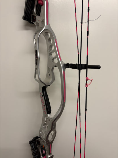 Hoyt Podium X Elite 37 Compound Bow RH Silver Ice Spiral Pro #2 50-60 lbs - Used (1.1)