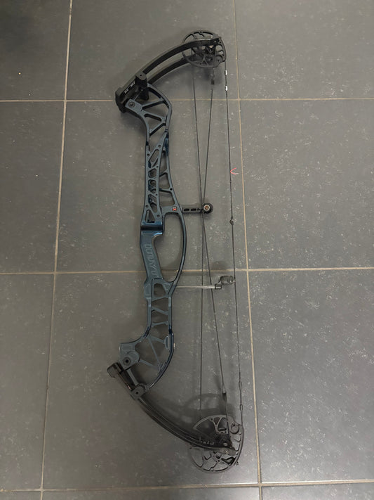 Hoyt Concept X 37 Compound Bow RH 50-60 lbs CDM Blue On Black - Used