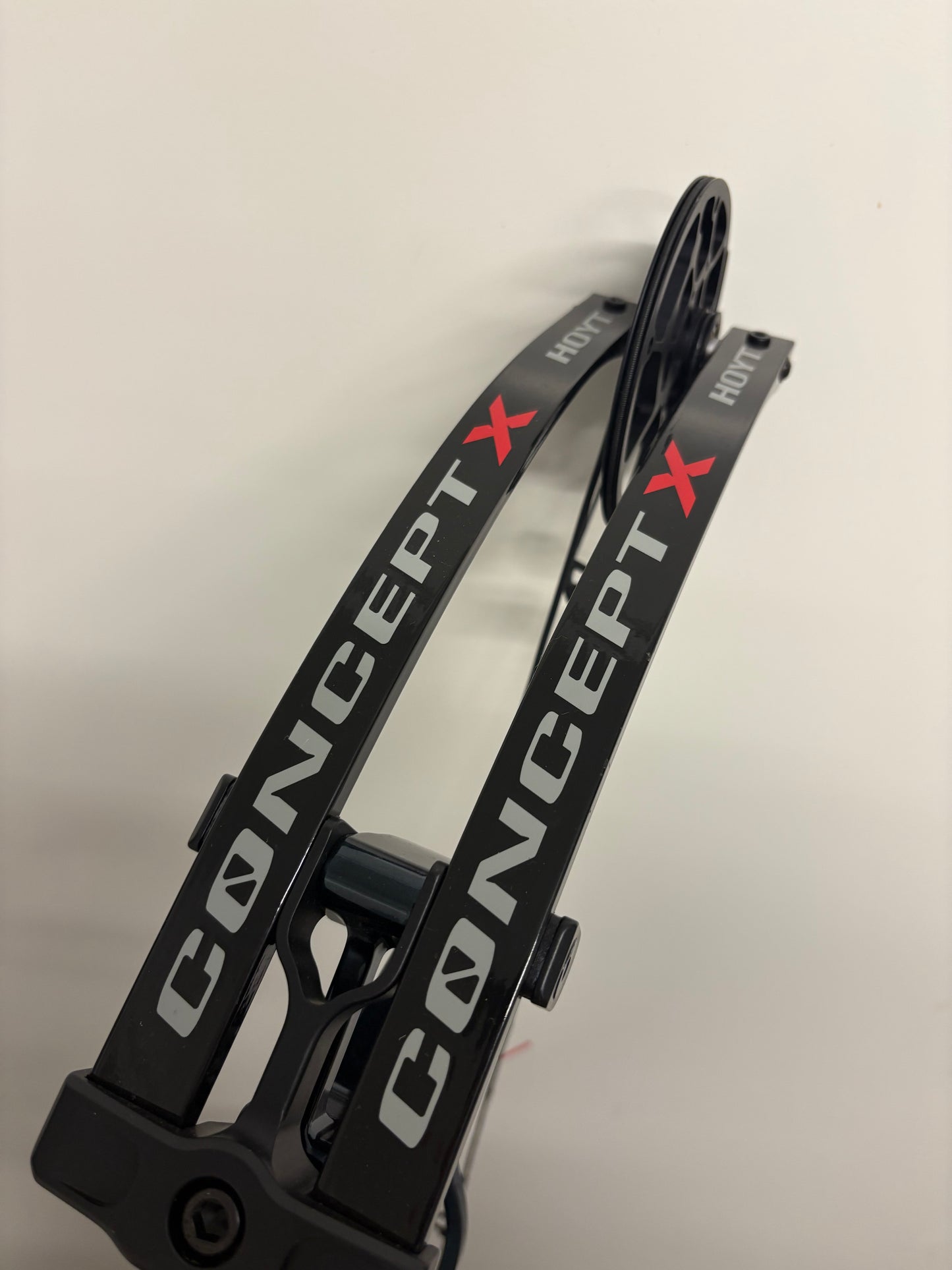 Hoyt Concept X 37 Compound Bow RH 50-60 lbs CDM Blue On Black - Used