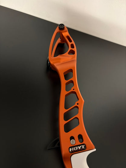 Hoyt Riser Prodigy Formula LH Red 27'' - Used