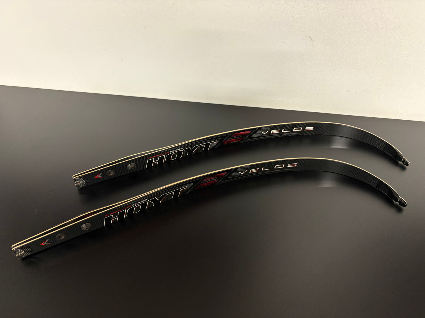 Hoyt Velos Formula Limbs Bamboo 70-42 lbs - Used (#384)