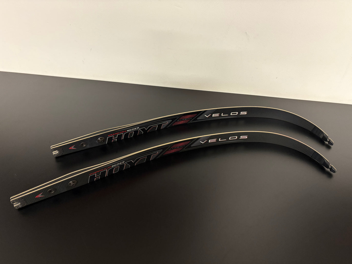Hoyt Velos Formula Limbs Bamboo 70-44 lbs - Show Model (#381)