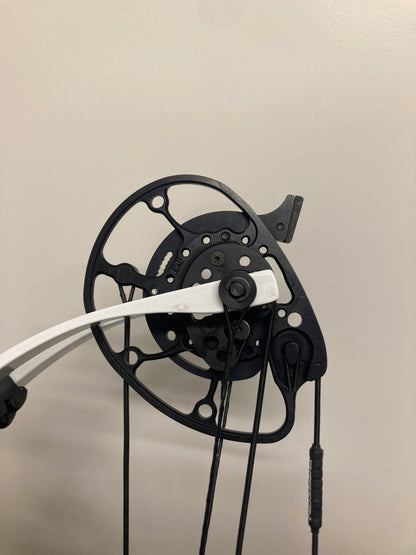 Darton Exodus Compound Bow RH Candy Blue 50-60 lbs - Used (#1.3)
