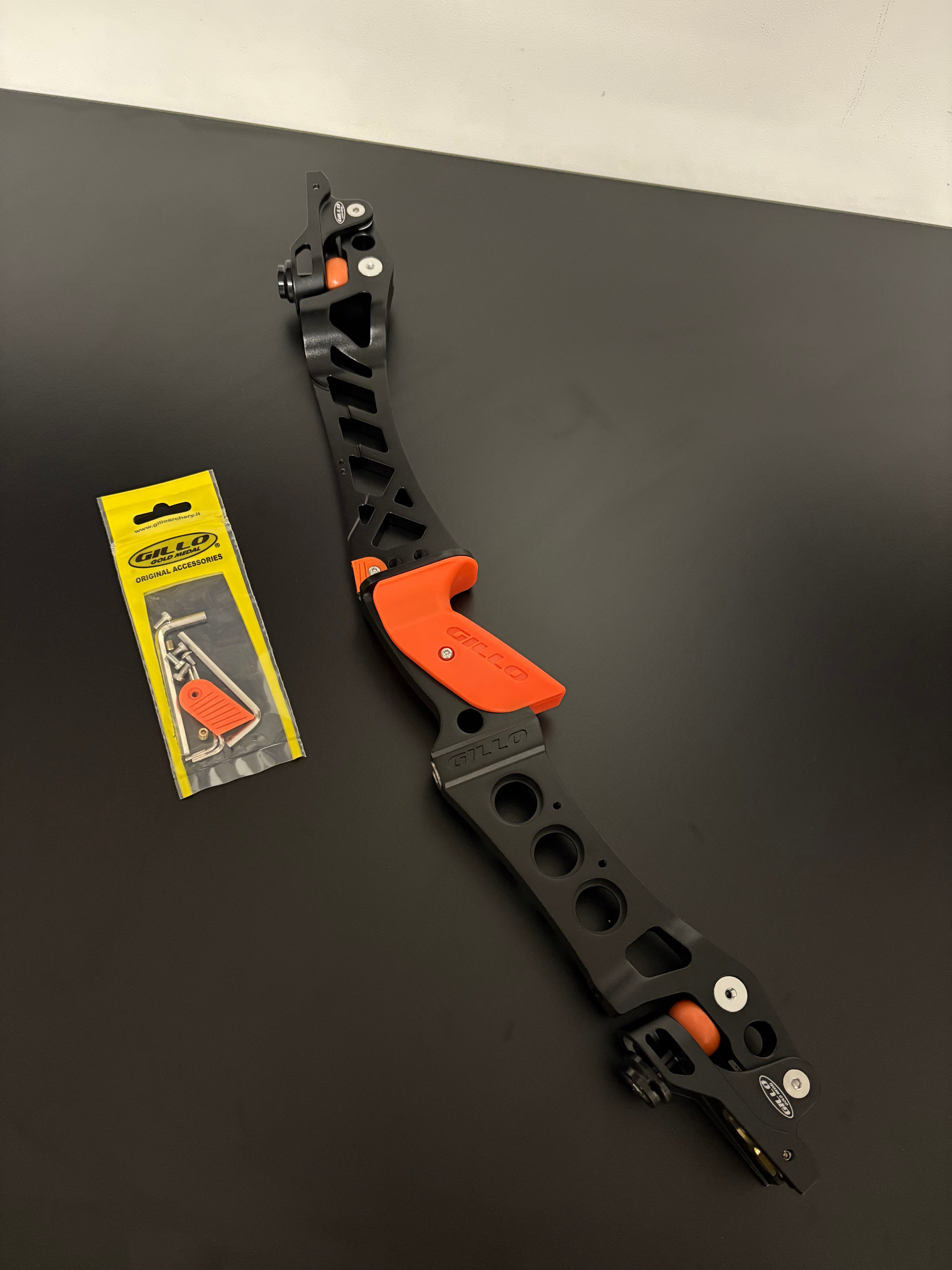 Gillo Riser GX2 25 ILF RH Black 25'' B-Grade - Show Model – Archery Outlet