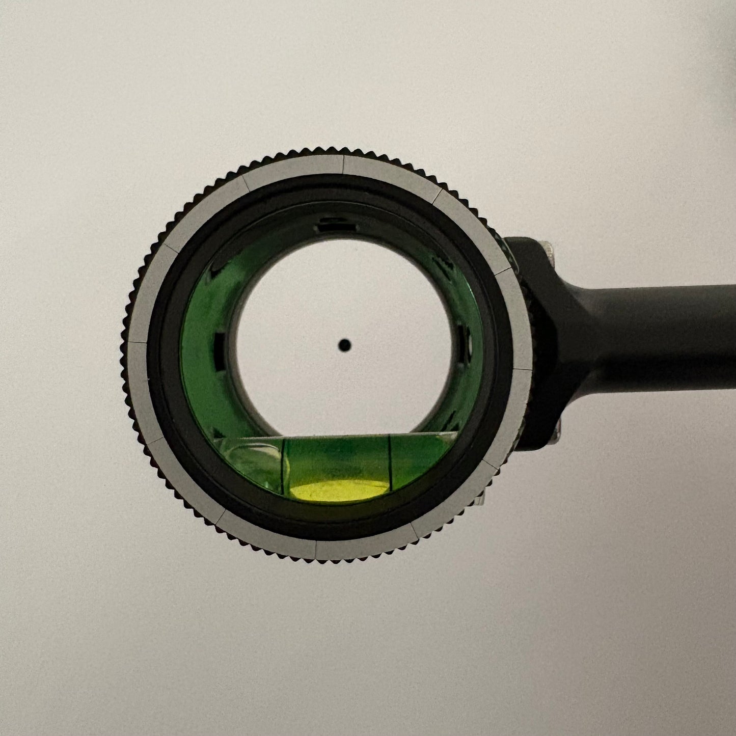 Axcel AVX31 Compound Scope RH Green 4x Doc's Choice Lens - Used (#R159)