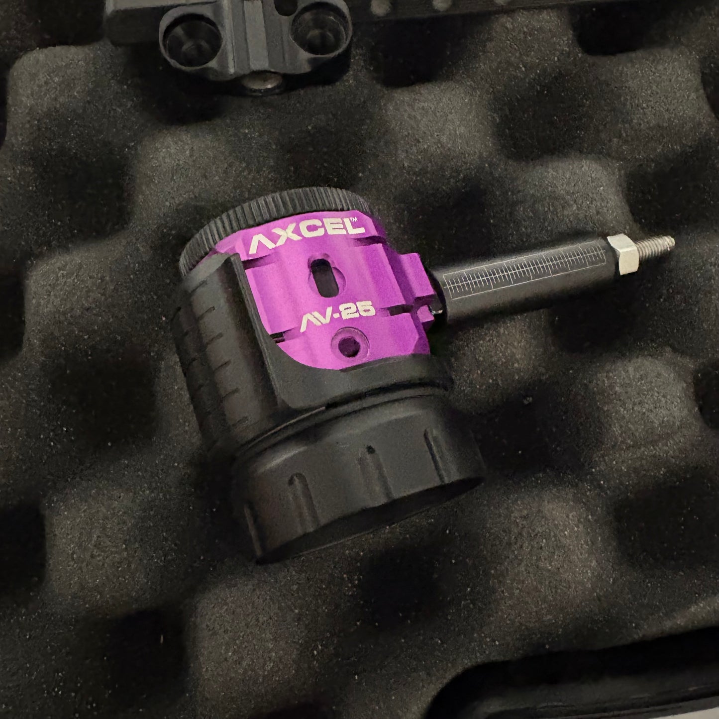 Axcel Achieve XP Compound Sight RH Purple 6'' Incl. AV25 Scope - Used