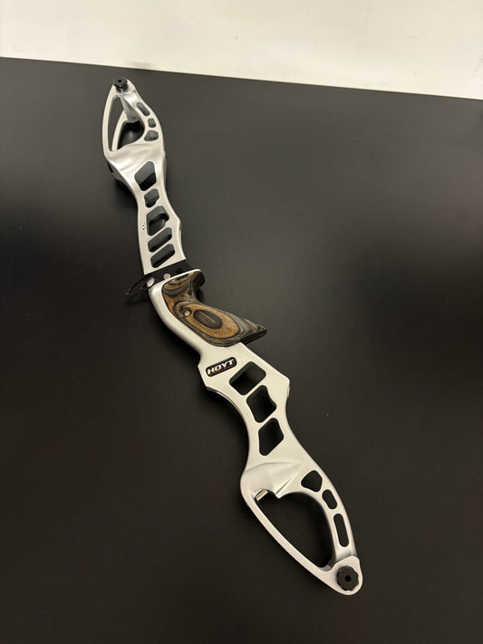 Hoyt Riser Prodigy RH Silver 25'' - Used