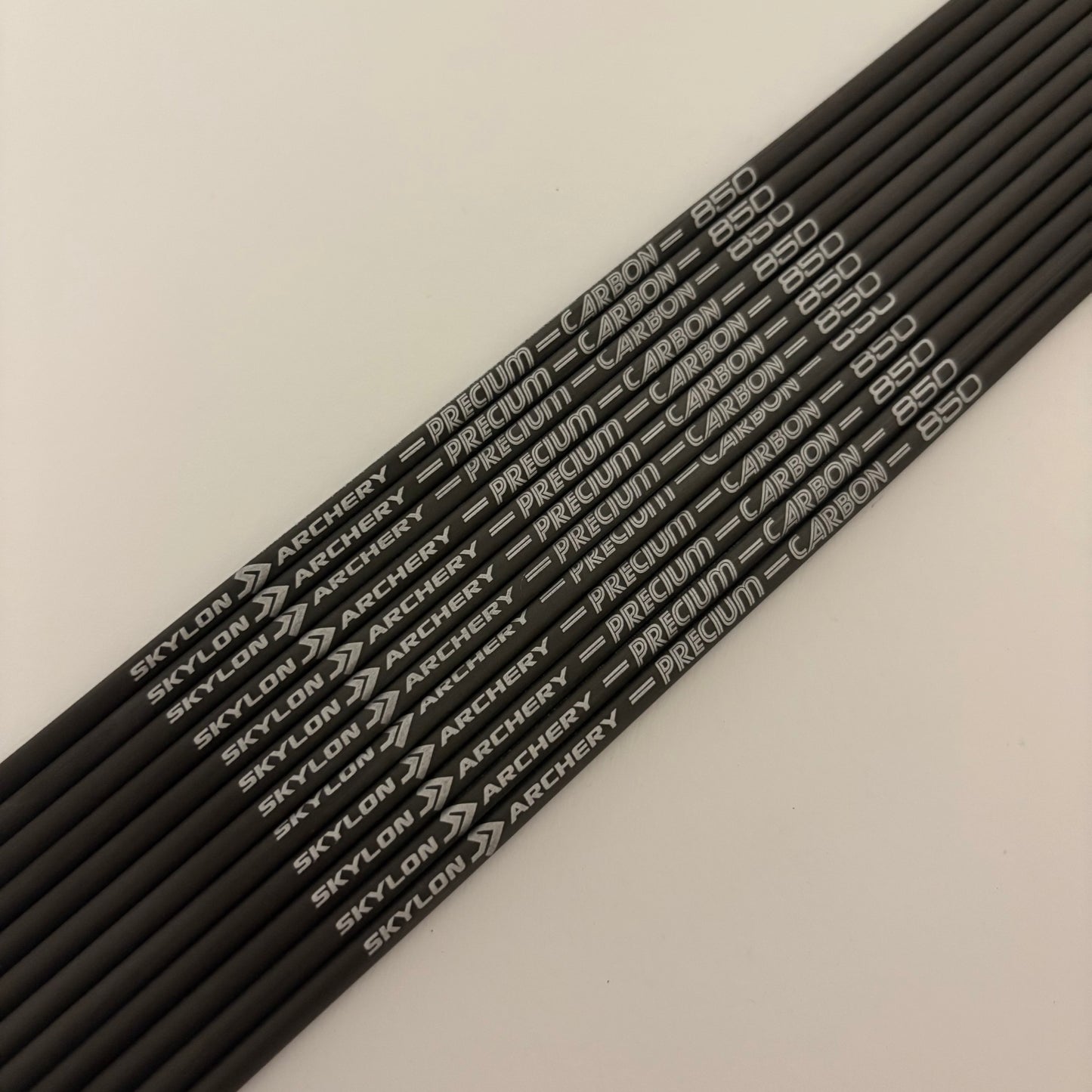 Skylon Precium Carbon Arrow Shafts 12 pcs / Spine 850 / 30 inch - NEW