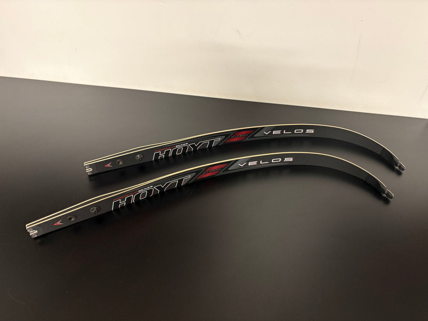 Hoyt Velos Formula Limbs Bamboo 70-46 lbs - Show Model (#375)