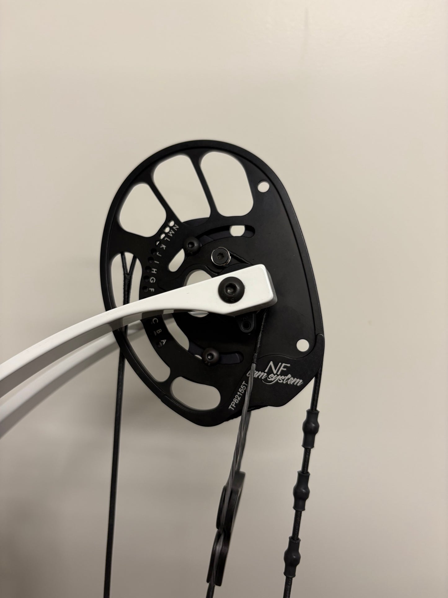 PSE Lazer X Compound Bow RH Red 40-50 lbs - Show Model
