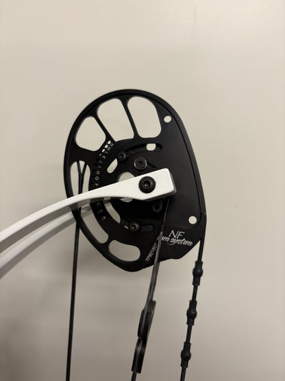 PSE Lazer X Compound Bow RH Red 40-50 lbs - Show Model