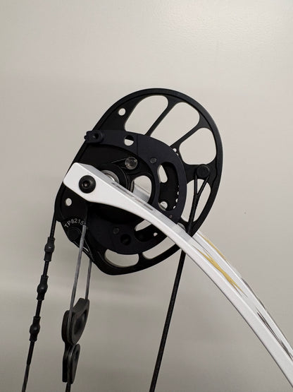 PSE Lazer X Compound Bow RH Red 40-50 lbs - Show Model