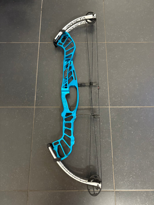 Hoyt Invicta 40 Compound Bow RH Teal SVX #3 50-60 lbs - Used (#1.1)