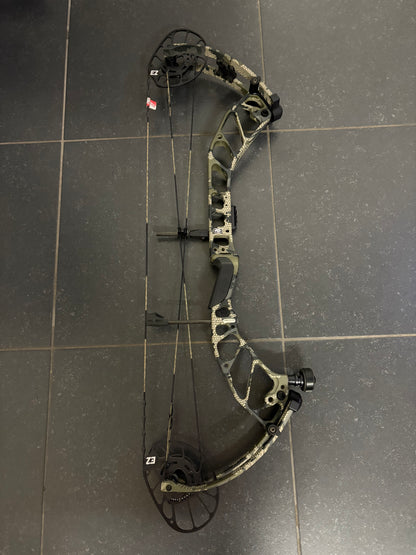 PSE Omen E2 Compound Bow LH Kuiu Verde 60-70 lbs - Show Model