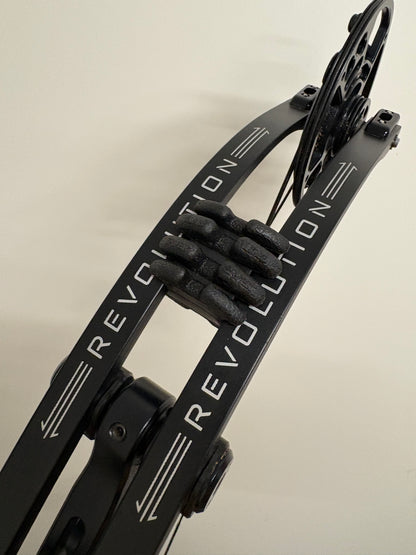 Mybo Revolution 37 Compound Bow RH Black 50-60 lbs - Show Model