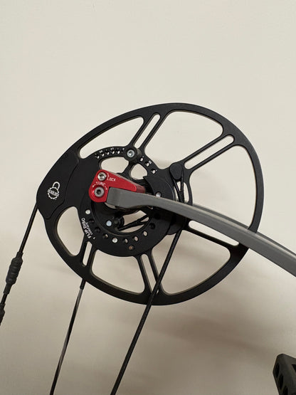 Bowtech Carbon One Compound Bow RH Smokey Grey 60-70 lbs - NEW