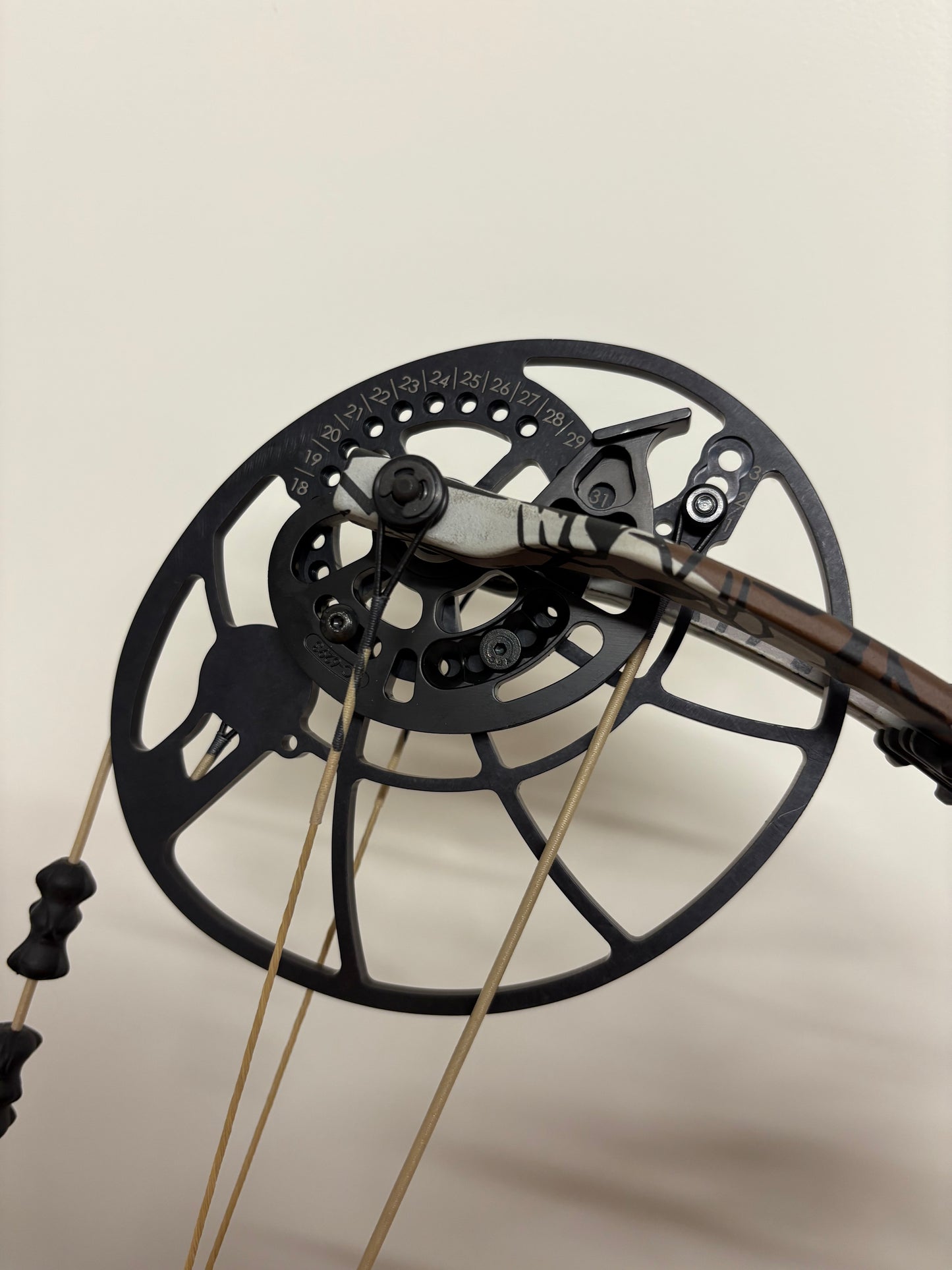 Bear Legend XR Compound Bow Kit RH Stone Incl. Accessories 14-70 lbs - NEW