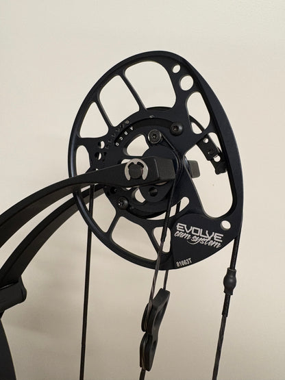 PSE Supra RTX 37 SE Compound Bow RH Black 50-60 lbs - NEW