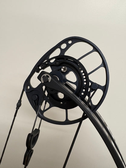 PSE Supra RTX 37 SE Compound Bow RH Black 50-60 lbs - NEW