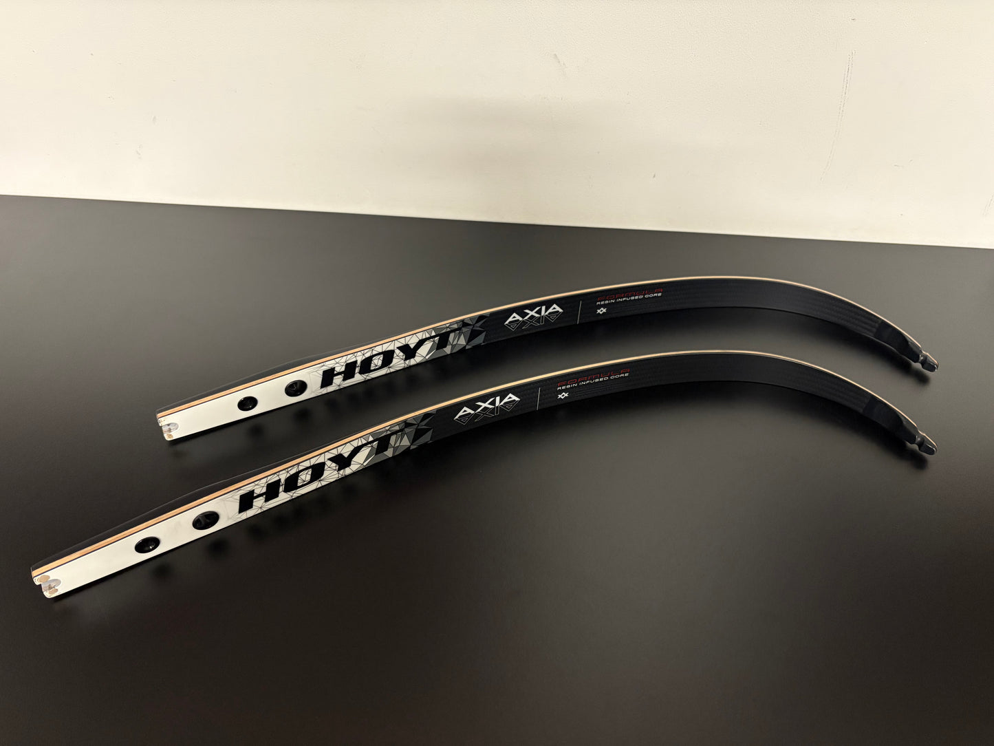 Hoyt Axia Formula Limbs Resin 70-40 lbs - Used (#279)
