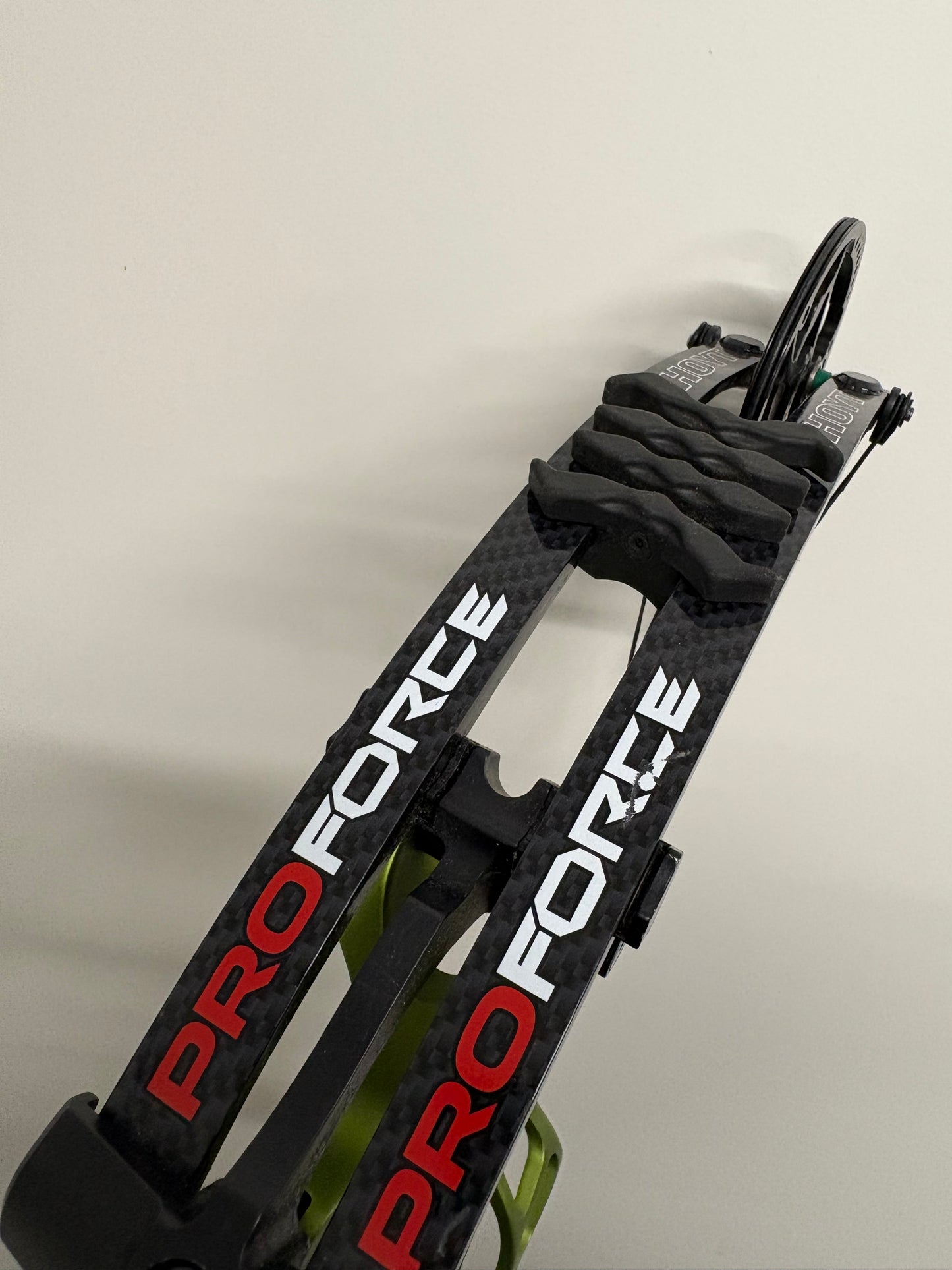 Hoyt ProForce Compound Bow RH Rally Green ZT Hyper #3 40-50 lbs - Used