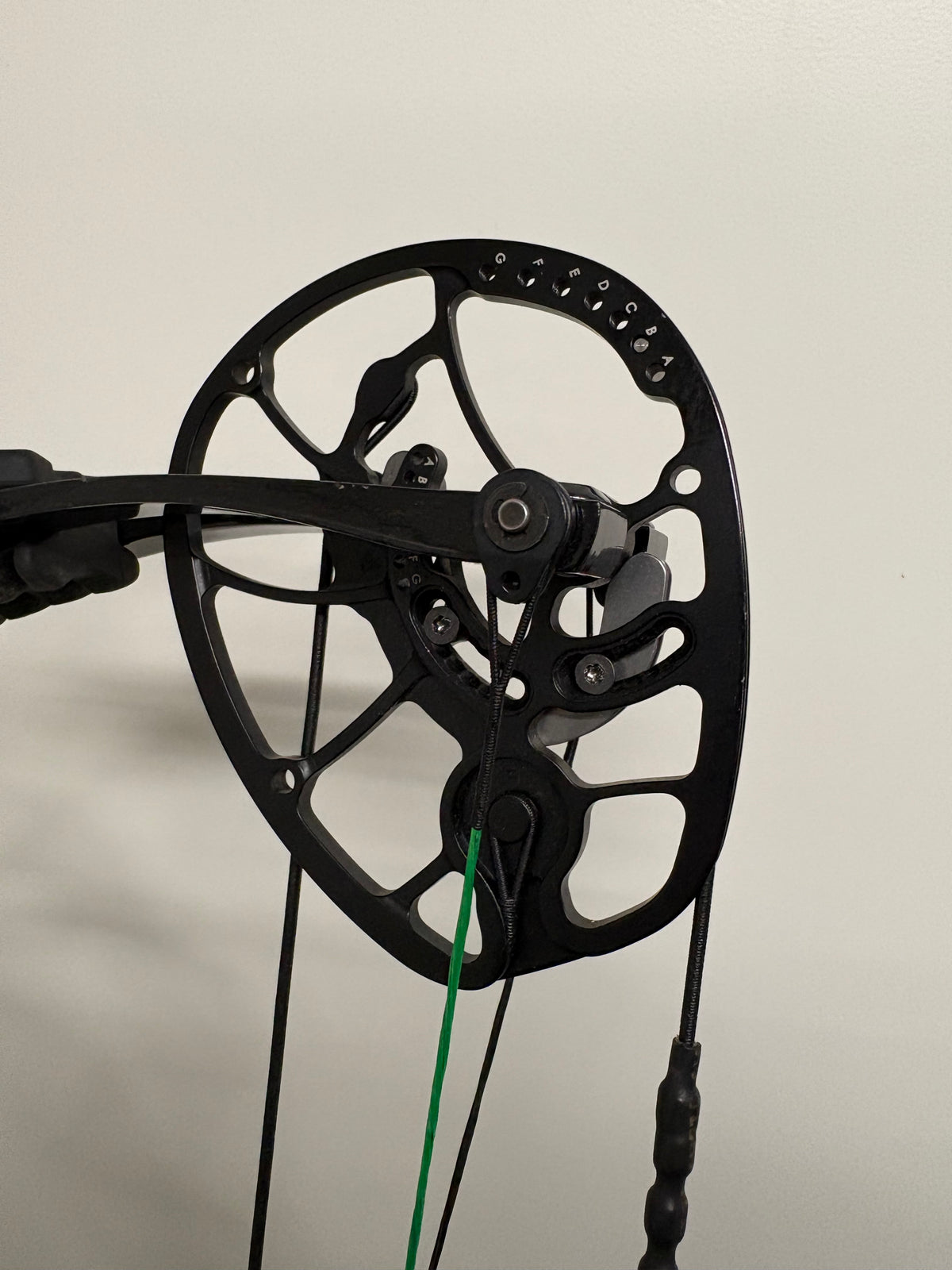 Hoyt ProForce Compound Bow RH Rally Green ZT Hyper #3 40-50 lbs - Used