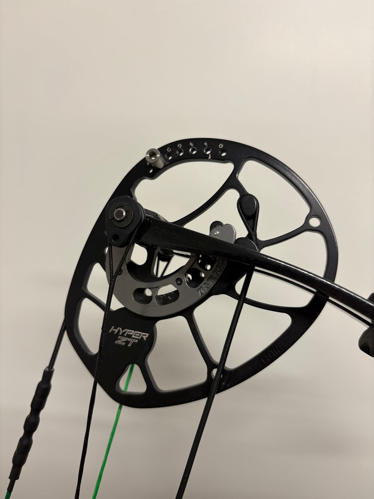 Hoyt ProForce Compound Bow RH Rally Green ZT Hyper #3 40-50 lbs - Used
