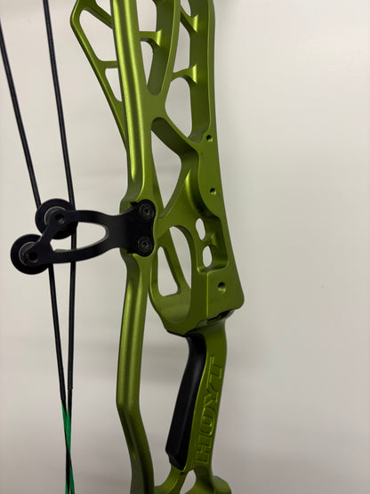 Hoyt ProForce Compound Bow RH Rally Green ZT Hyper #3 40-50 lbs - Used
