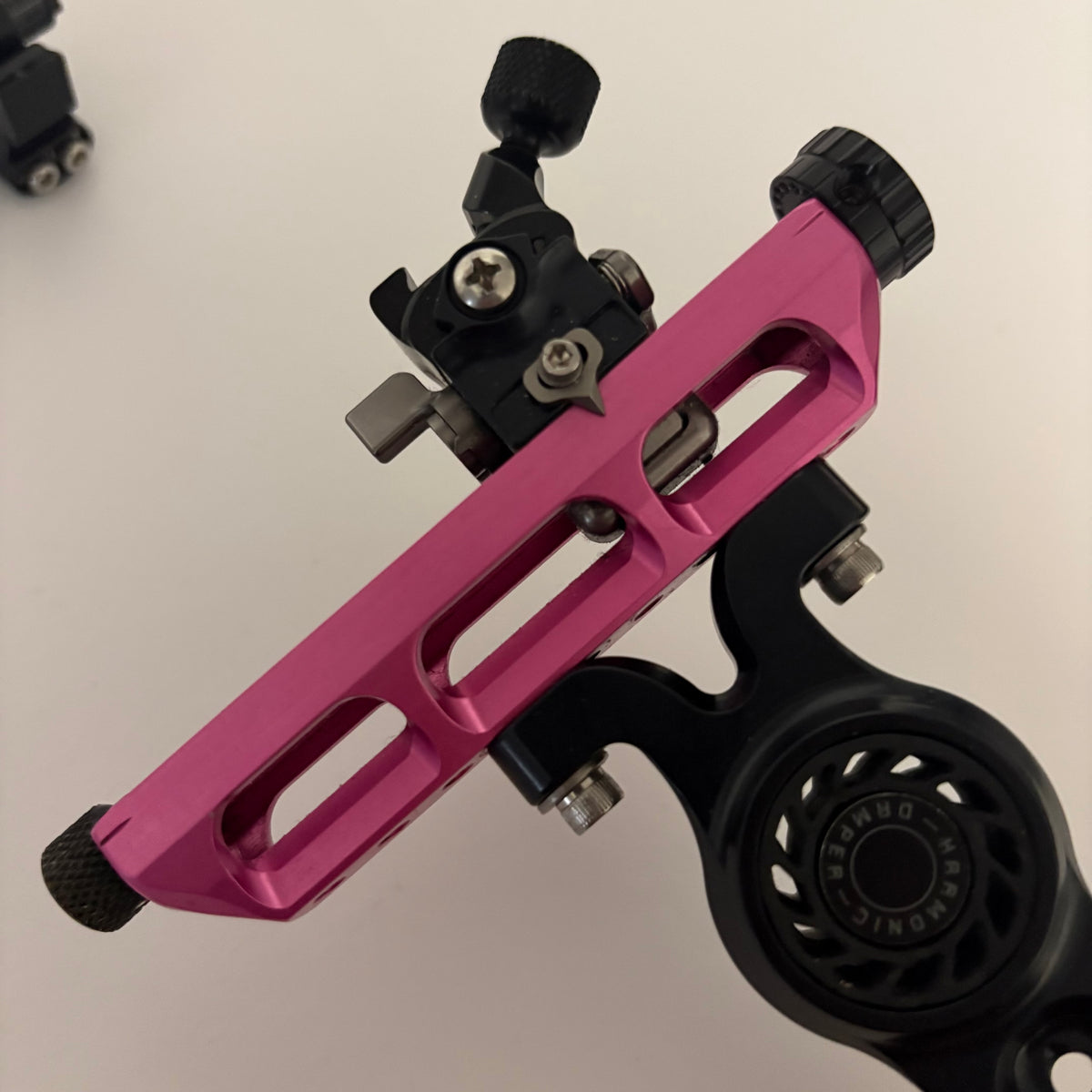 Axcel Achieve CXL Compound Sight RH Pink 9'' - Used