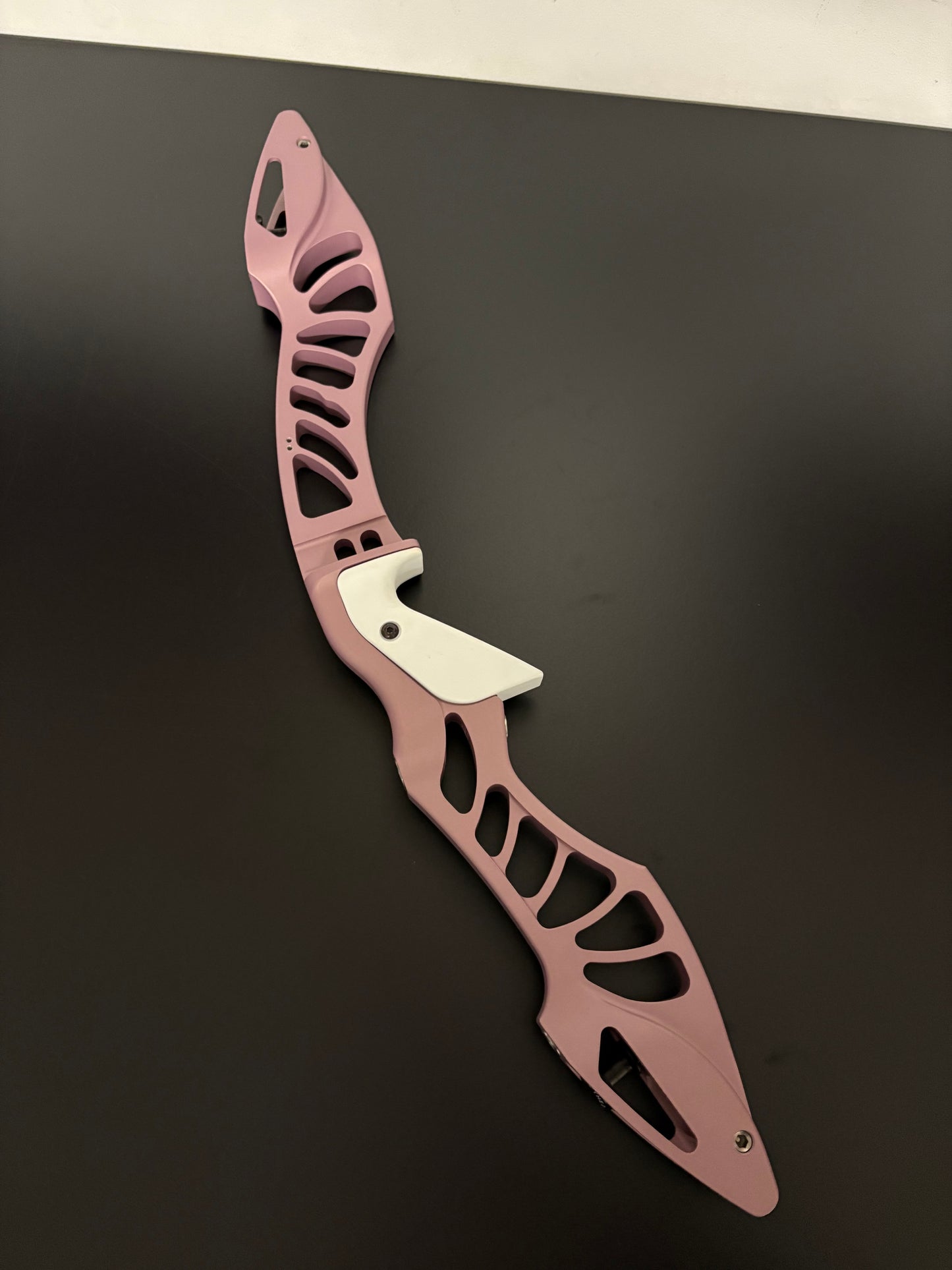 Hoyt Riser Xceed ILF RH Champagne Pink 25'' - Used