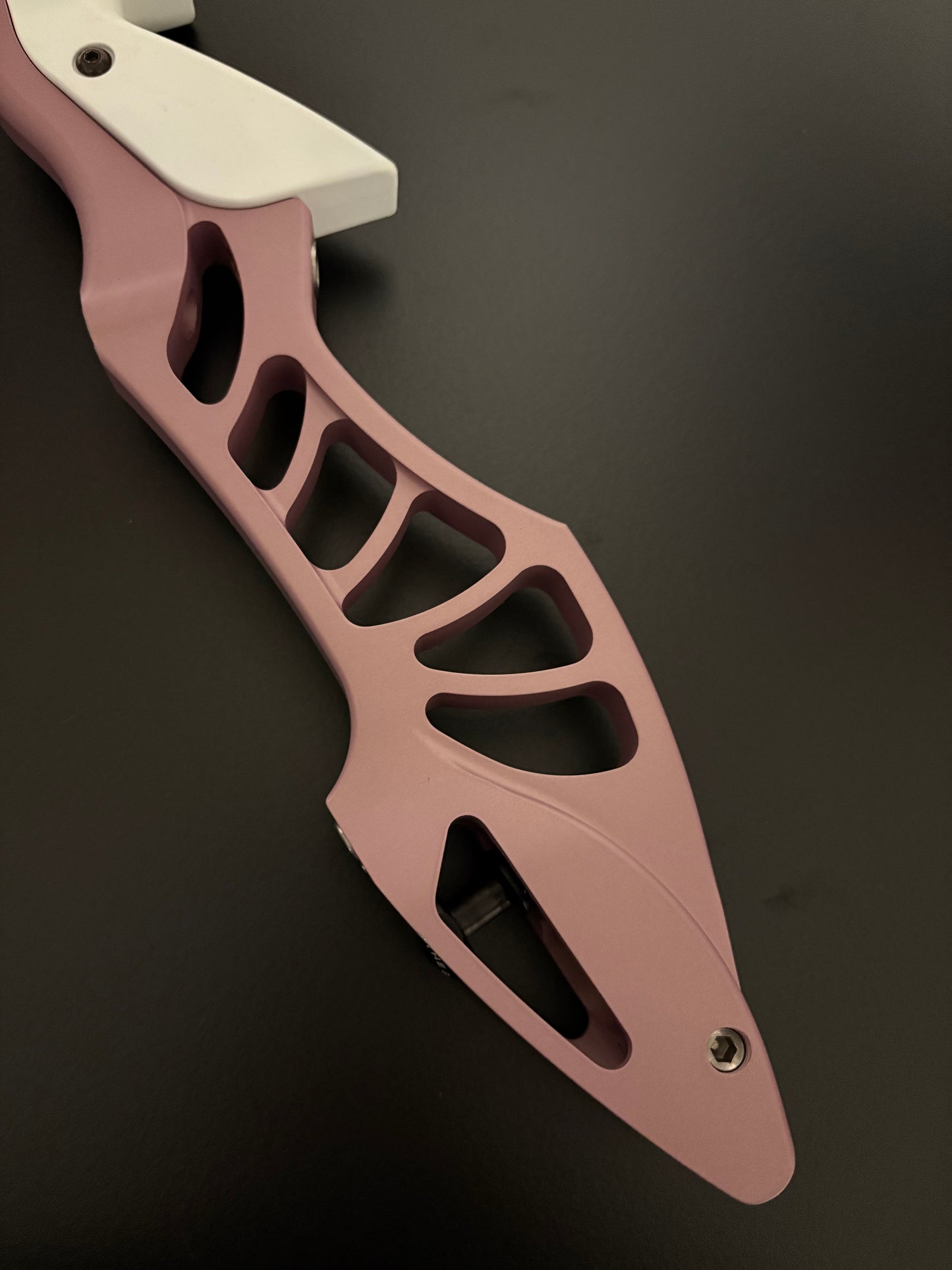 Hoyt Riser Xceed ILF RH Champagne Pink 25'' - Used