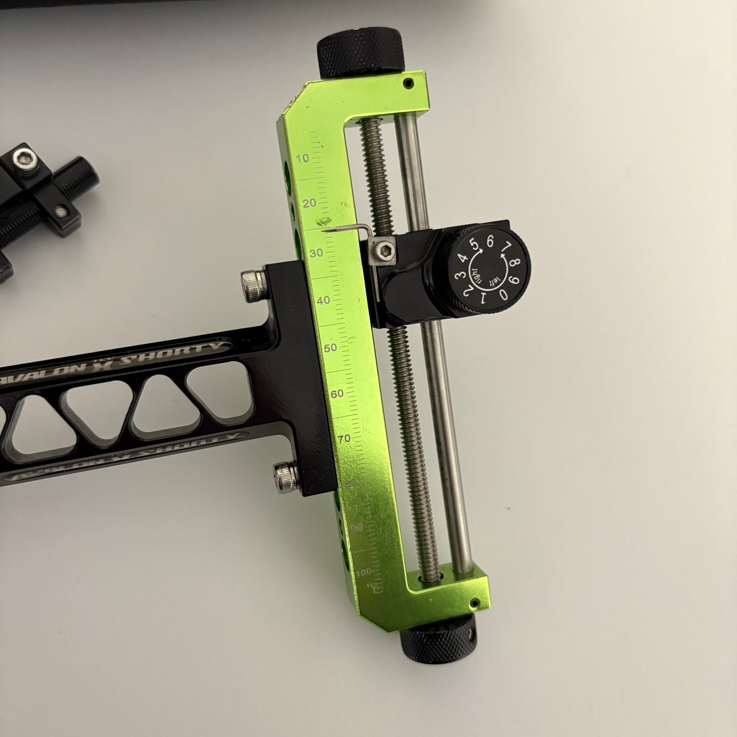 Avalon Tec X Shorty Compound Sight RH Green- Used (#OB142)