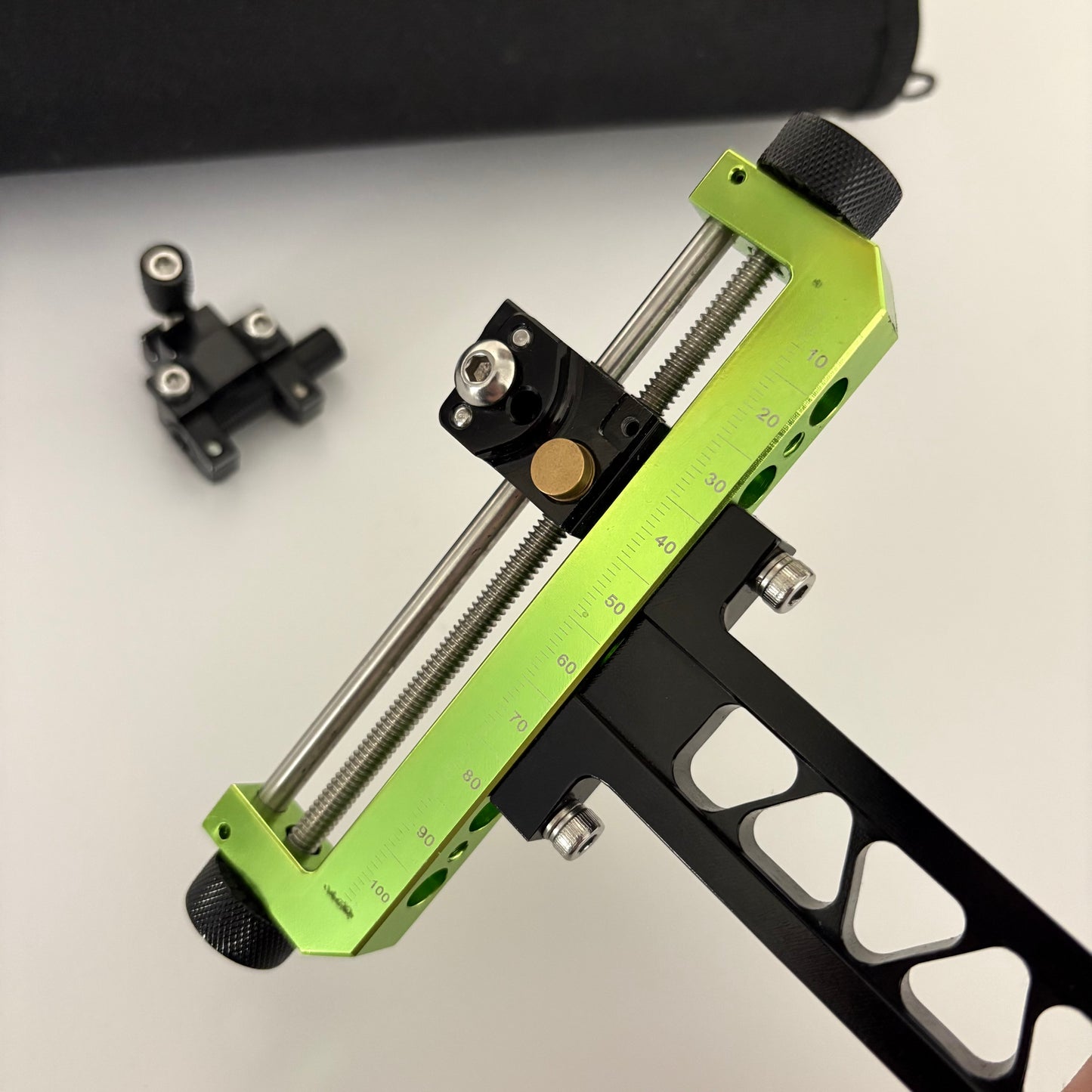 Avalon Tec X Shorty Compound Sight RH Green- Used (#OB142)