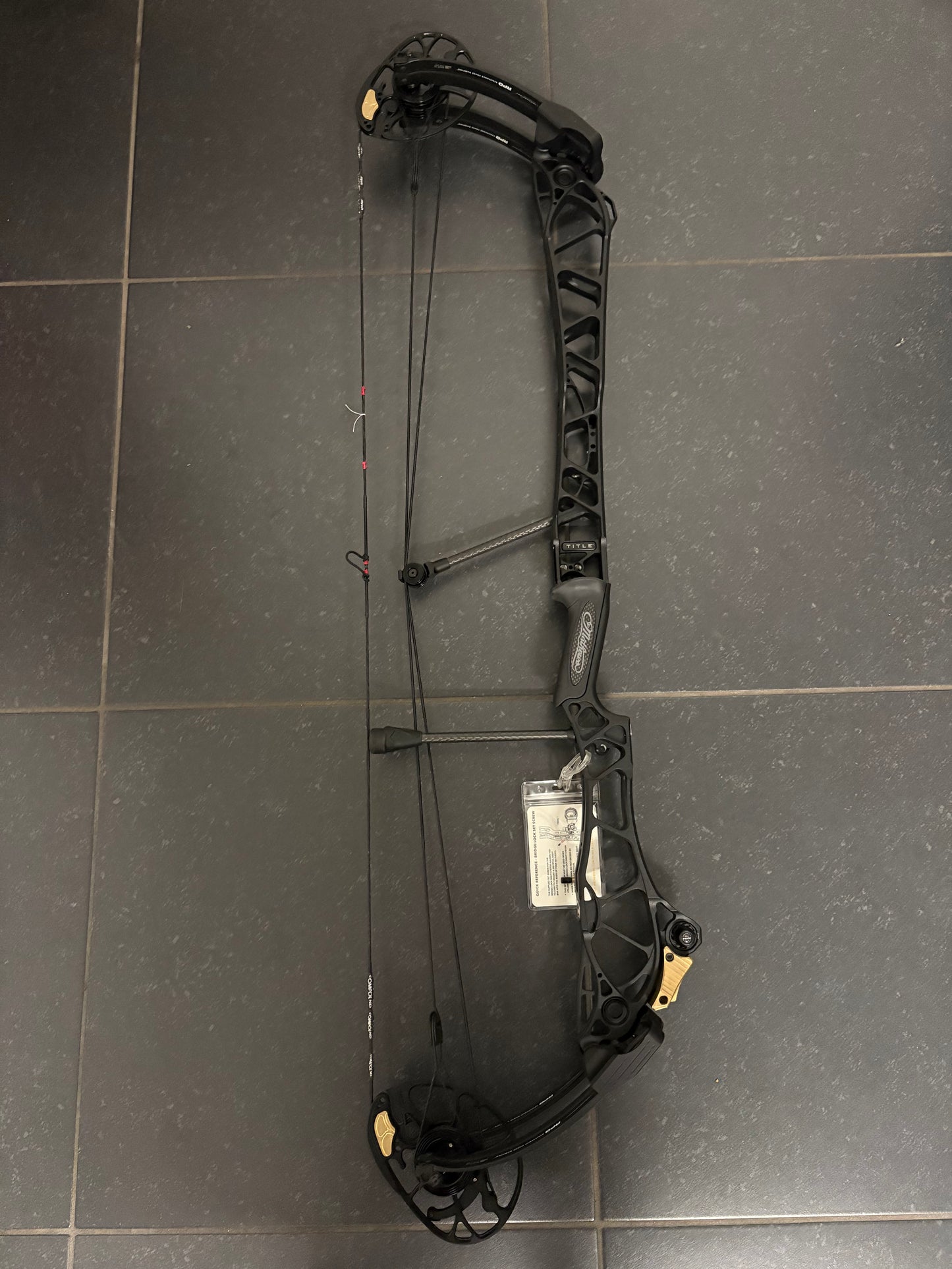 Mathews Title 40 Compound Bow LH Black 40-70 lbs - Used