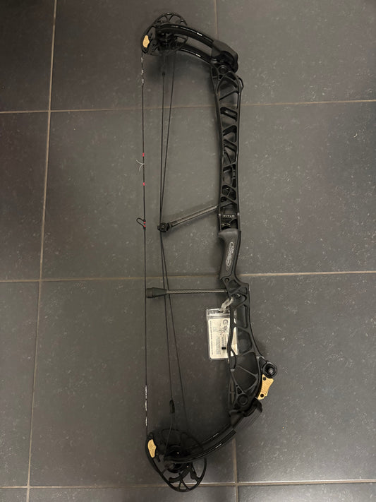 Mathews Title 40 Compound Bow LH Black 40-70 lbs - Used