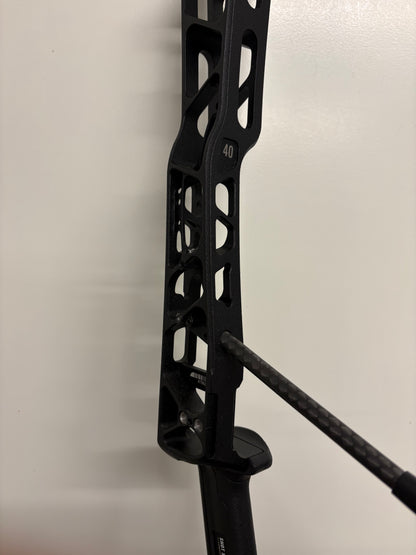 Mathews Title 40 Compound Bow LH Black 40-70 lbs - Used