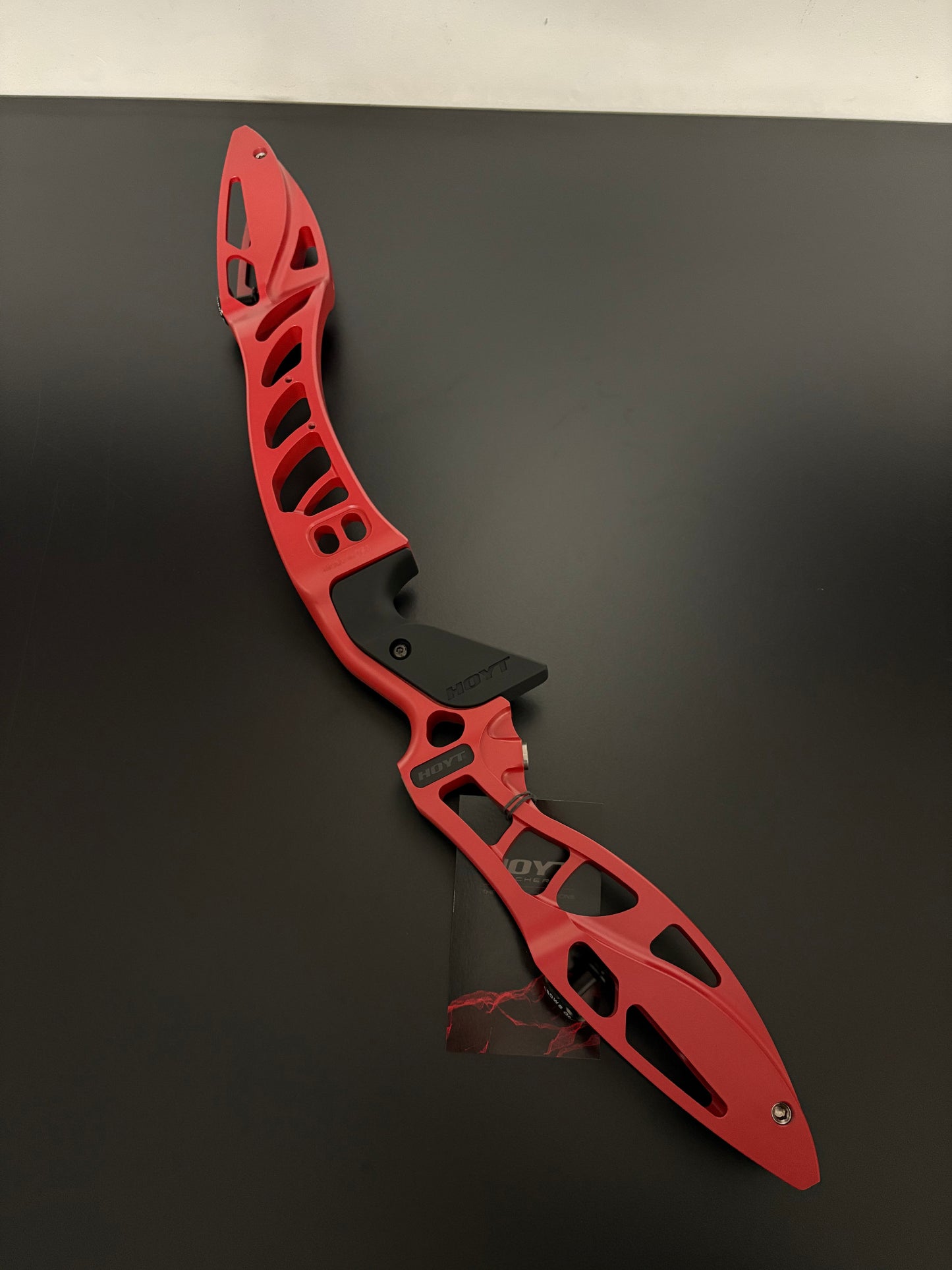 Hoyt Riser Formula XD 25'' LH Championship Red - NEW