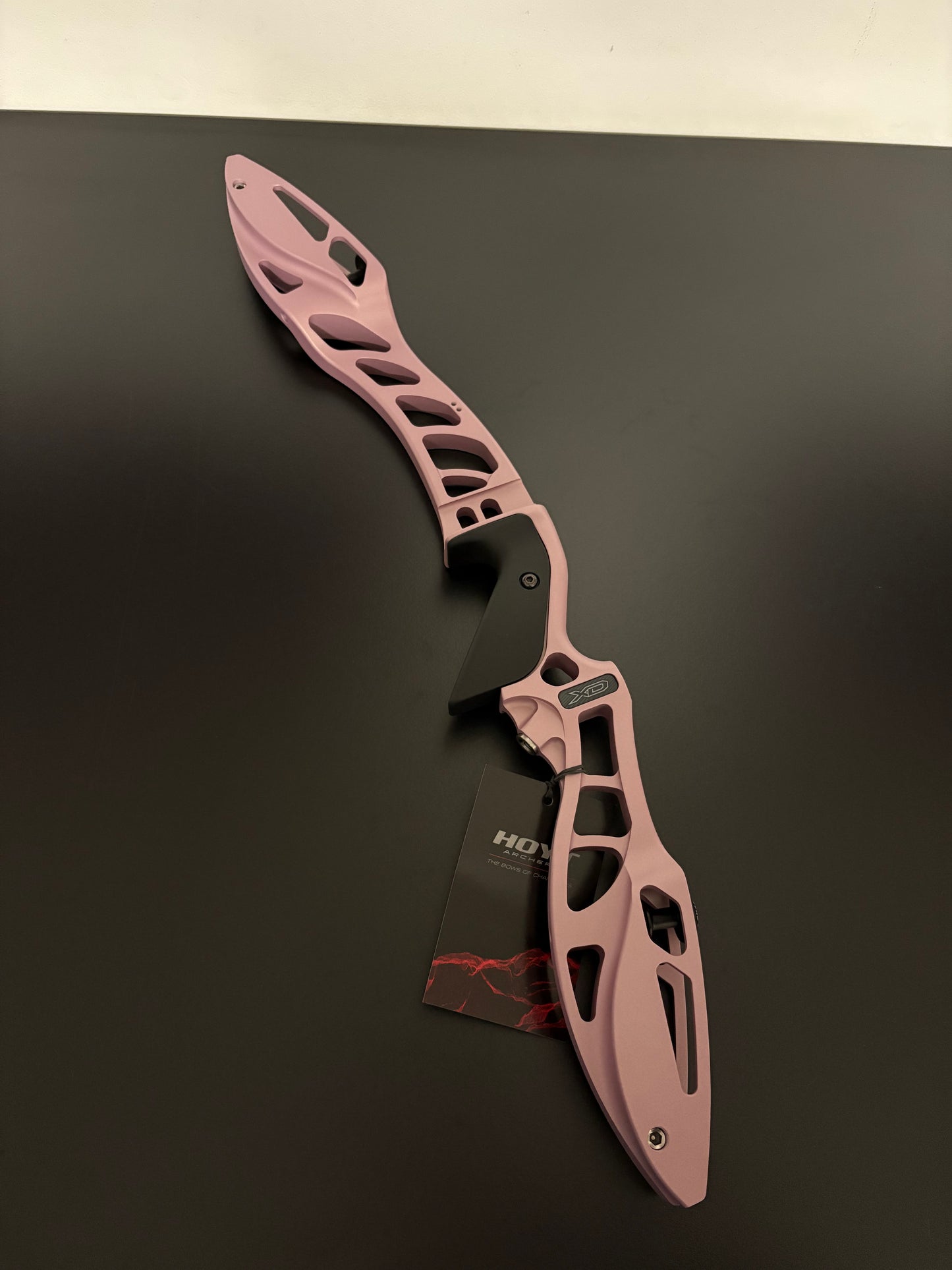 Hoyt Riser Formula XD 25'' LH Champagne Pink - NEW