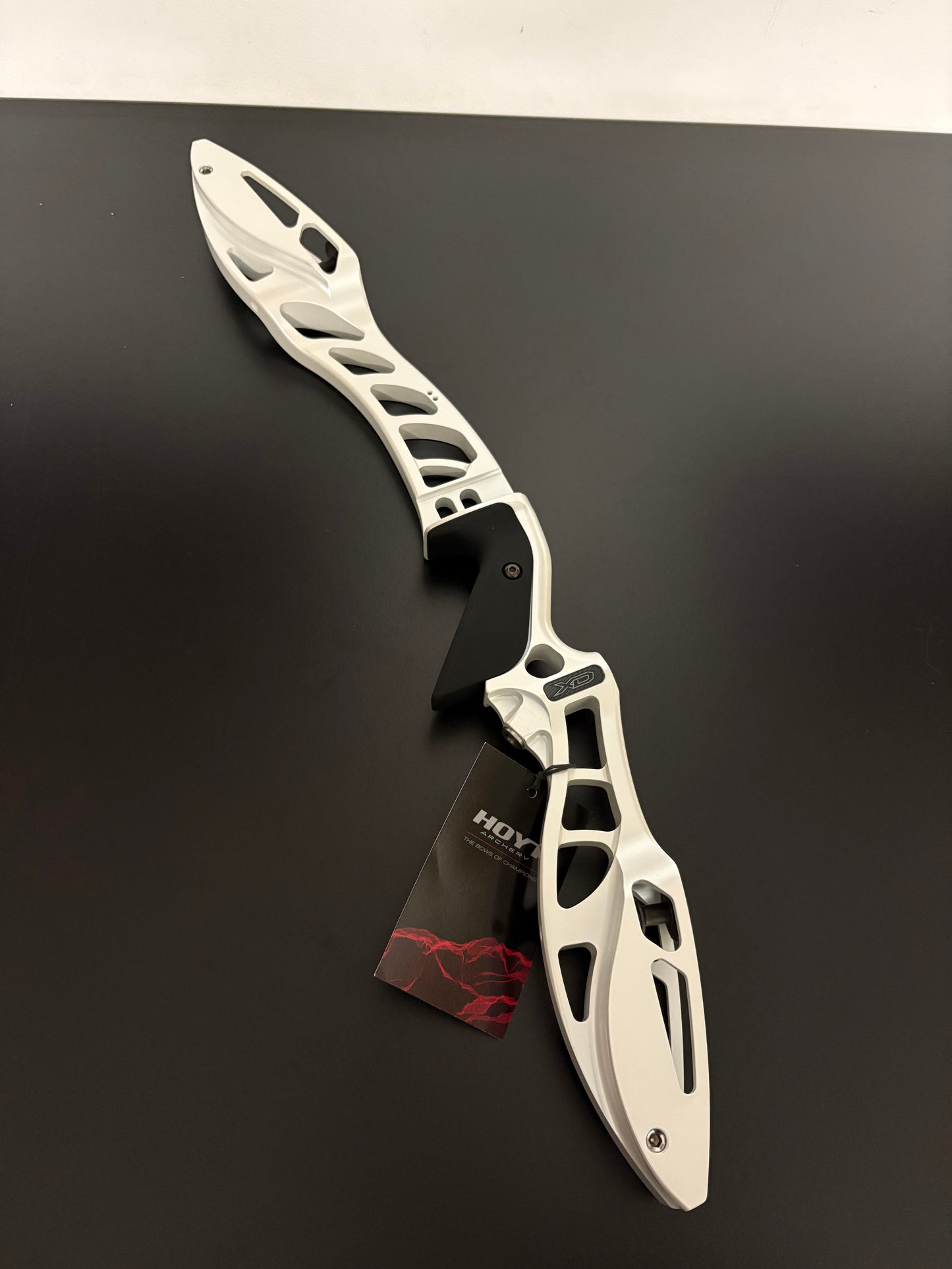 Hoyt Riser Formula XD 25'' LH White Ice - NEW