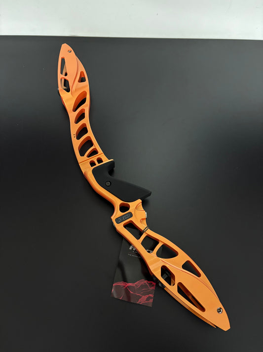 Hoyt Riser Formula XD RH Solar Orange 25'' - NEW