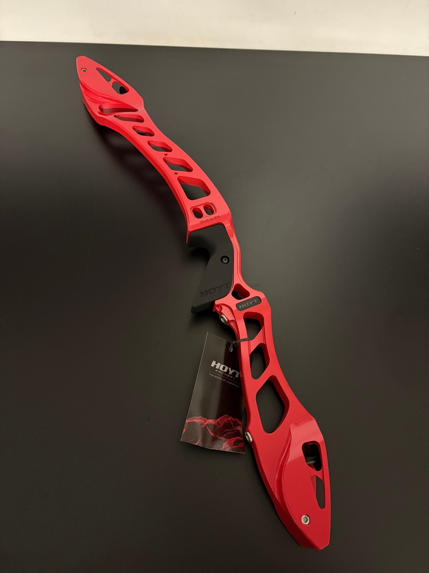Hoyt Riser GMX3-27'' RH Infra Red - Show Model