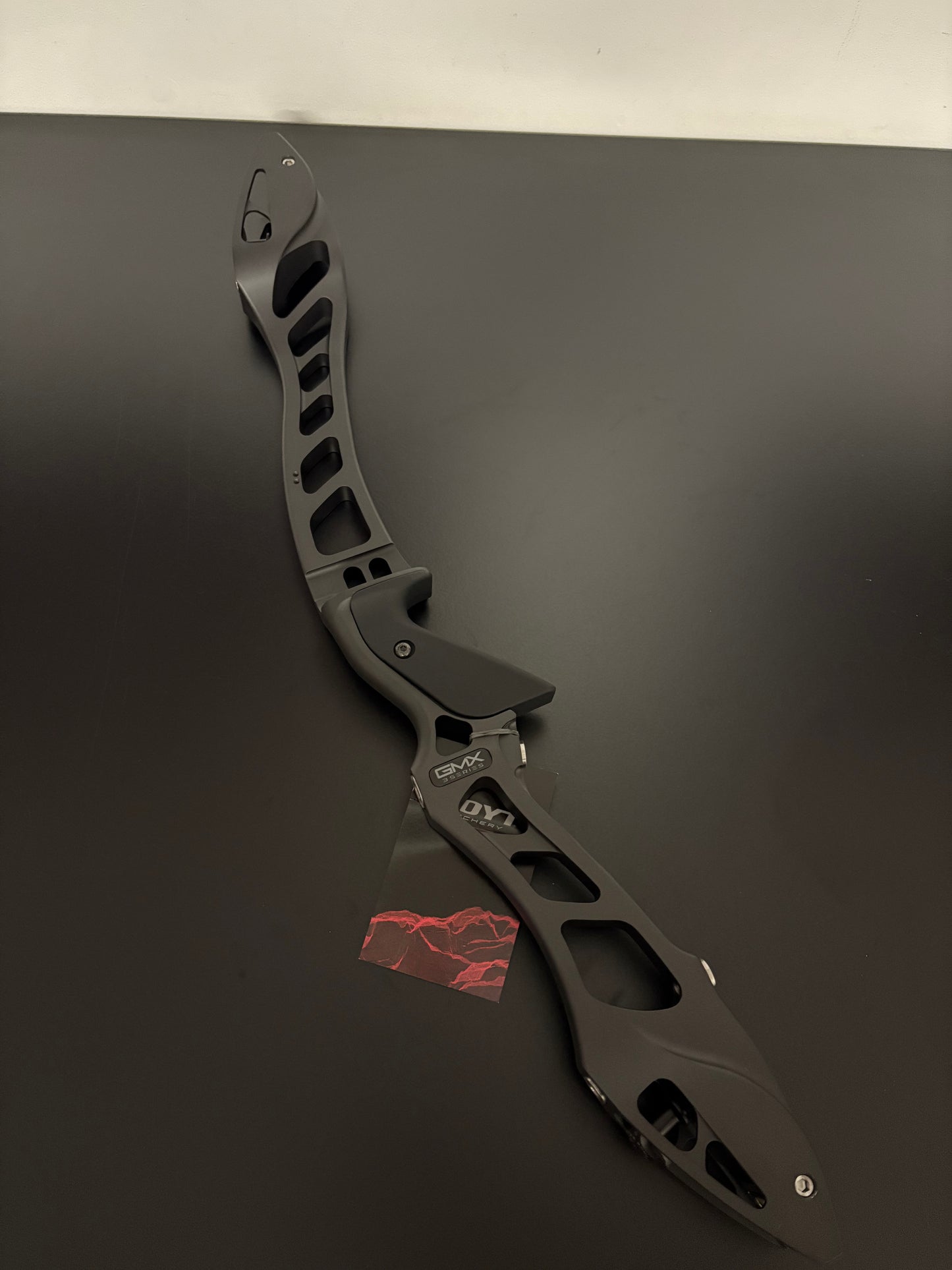 Hoyt Riser GMX3-27'' ILF RH Black Ink - NEW