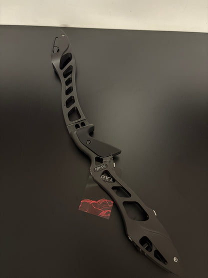 Hoyt Riser GMX3-27'' ILF RH Black Ink - NEW