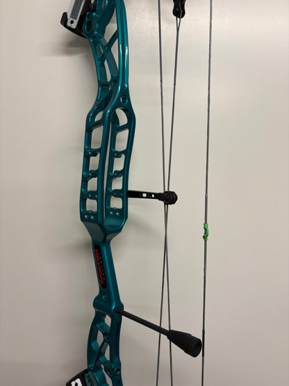 Darton Exodus Compound Bow RH/LH Teal 50-60 lbs - Used (#1.3)