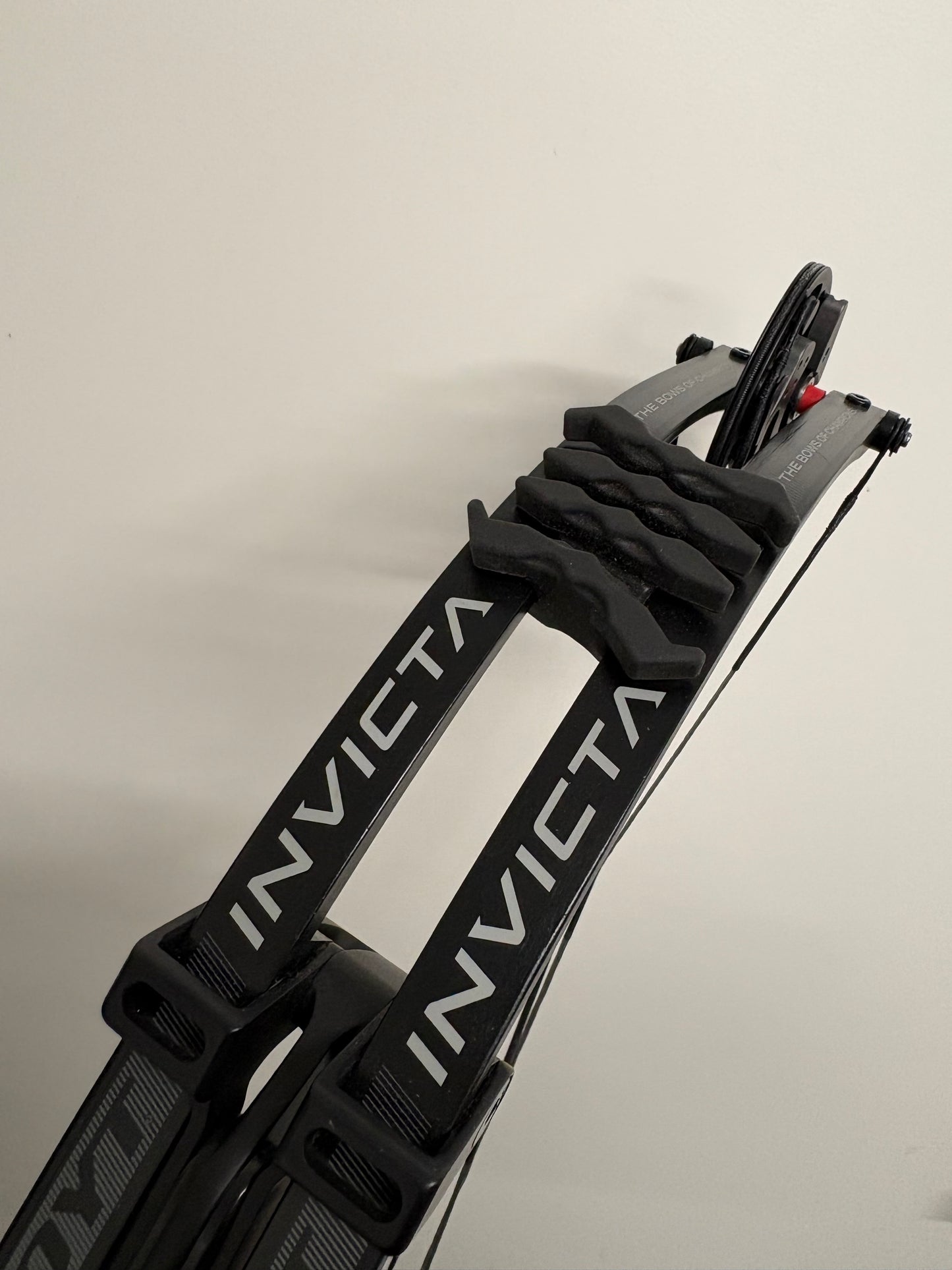Hoyt Invicta 40 Compound Bow LH Black DCX #2 40-50 lbs - Used