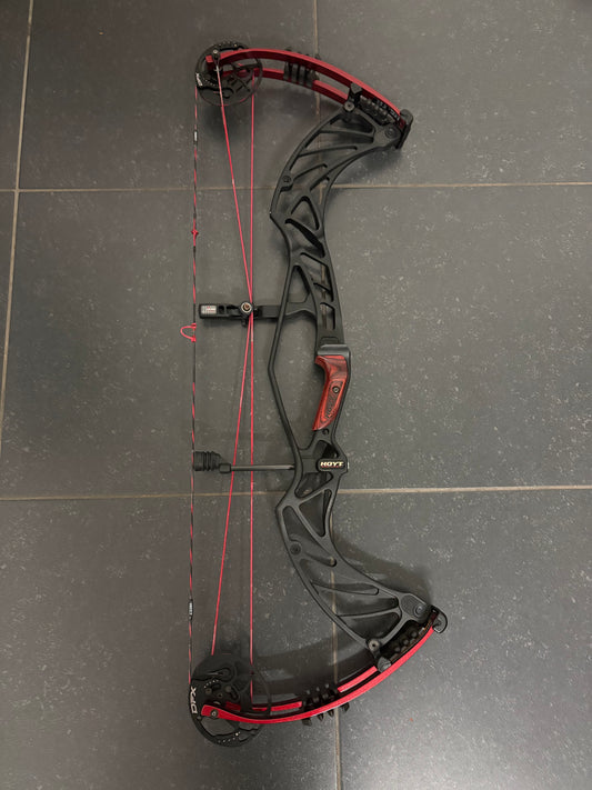 Hoyt Pro Defiant 34 Compound Bow LH Black Out DFX #2.1 50-60 lbs - Used