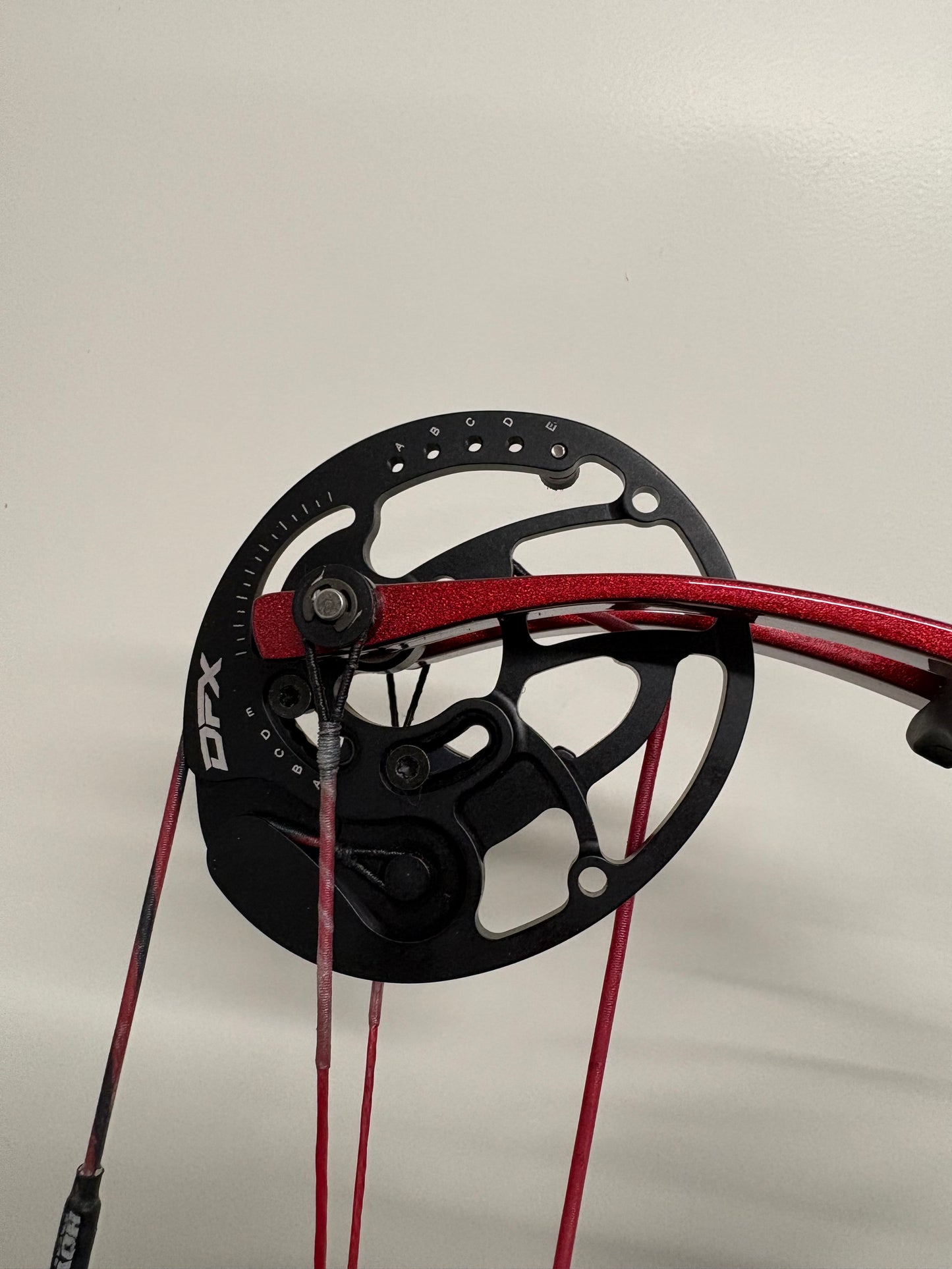 Hoyt Pro Defiant 34 Compound Bow LH Black Out DFX #2.1 50-60 lbs - Used