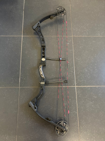 Elite Tour Compound Bow RH Black 50-60 lbs 28.5 inch DL - Used