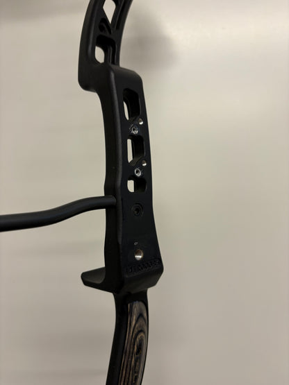 Elite Tour Compound Bow RH Black 50-60 lbs 28.5 inch DL - Used