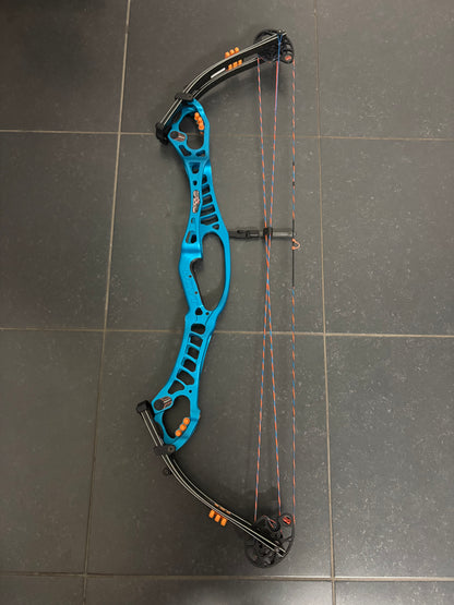 Hoyt Podium X Elite 40 Compound Bow RH Electric Teal GTX #4 50-60 lbs - Used